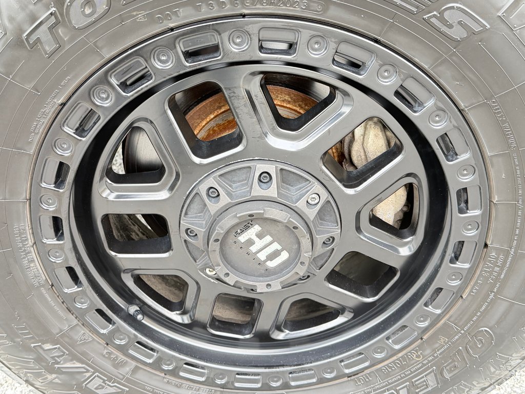 2024 Toyota Tundra SR5 / DOUBLECAB / MAGS + PNEUS HORS ROUTE / in Thetford Mines, Quebec - 17 - w1024h768px