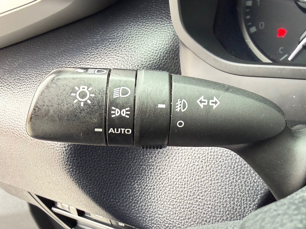 2024 Toyota Tundra SR5 / DOUBLECAB / MAGS + PNEUS HORS ROUTE / in Thetford Mines, Quebec - 37 - w1024h768px