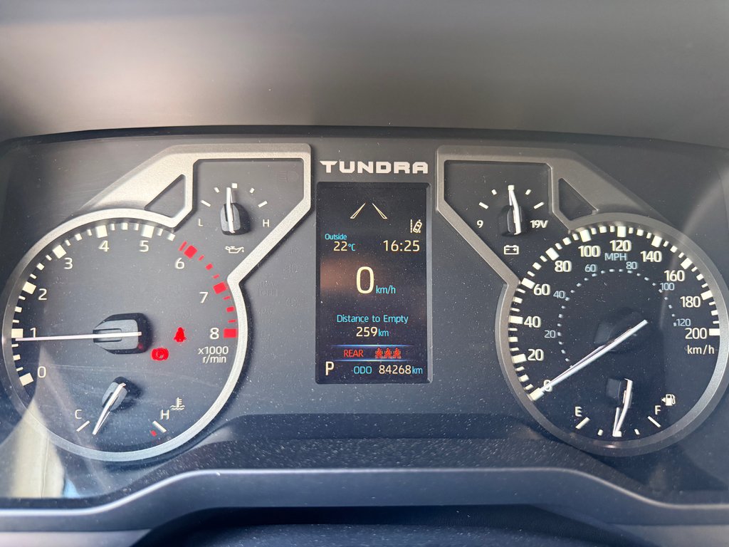Toyota Tundra SR5 / DOUBLECAB / MAGS + PNEUS HORS ROUTE / 2024 à Thetford Mines, Québec - 25 - w1024h768px