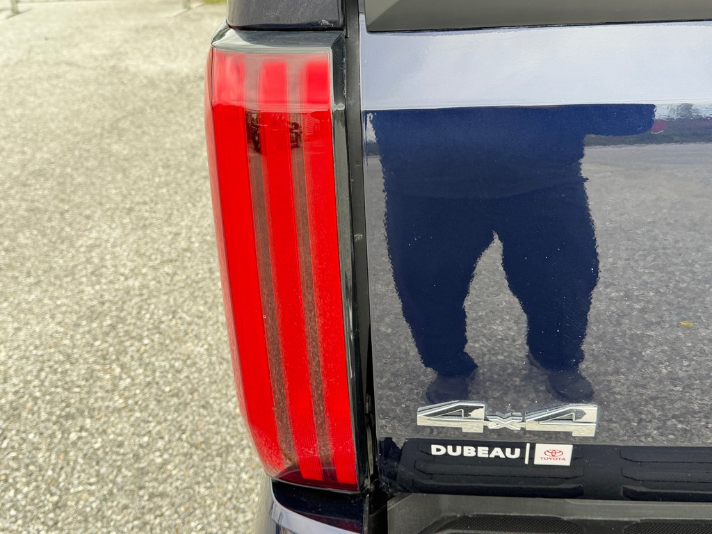 2024 Toyota Tundra SR5 / DOUBLECAB / MAGS + PNEUS HORS ROUTE / in Thetford Mines, Quebec - 25 - w1024h768px