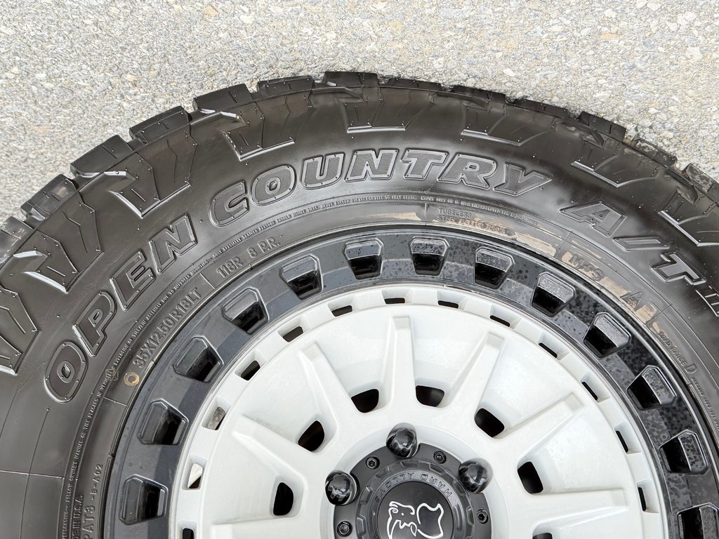 2026 Toyota Tundra TRD PRO / LIFT KIT / TOILE DE BOITE TOYOTA / MAGS  KMC ET PNEUS TOYO AT3 in Thetford Mines, Quebec - 27 - w1024h768px