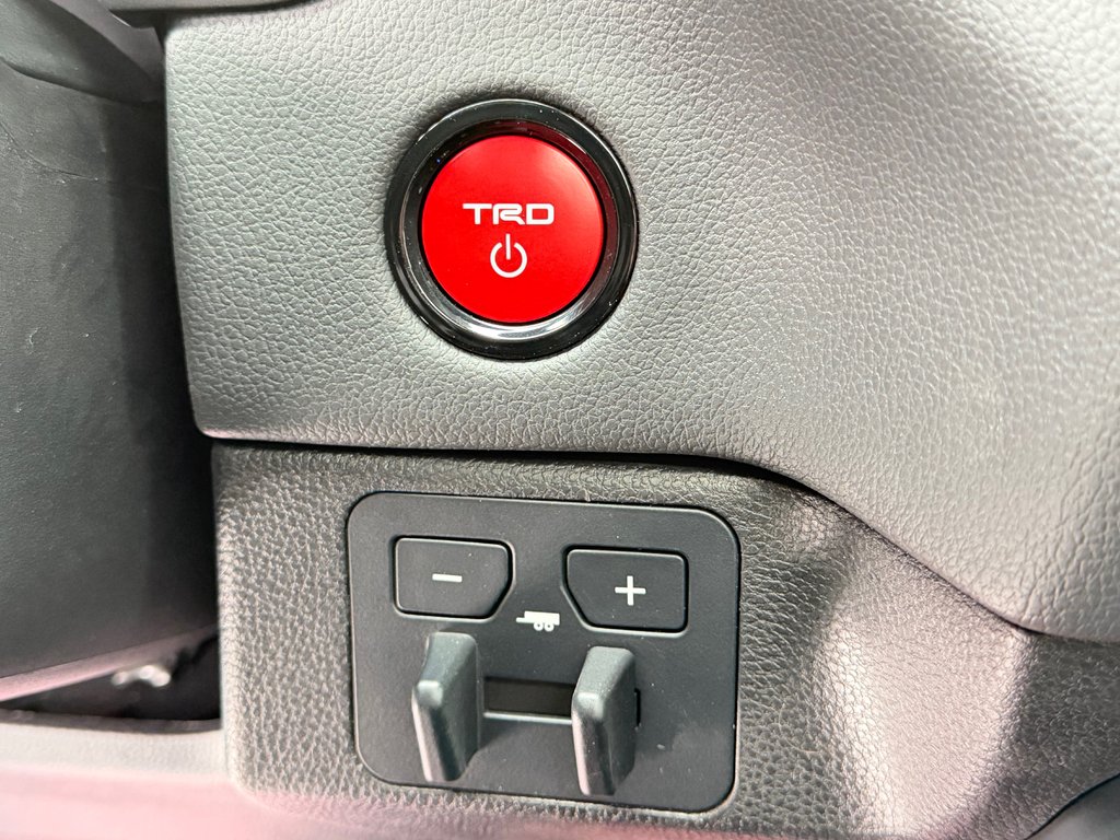 2026 Toyota Tundra TRD PRO / LIFT KIT / TOILE DE BOITE TOYOTA / MAGS  KMC ET PNEUS TOYO AT3 in Thetford Mines, Quebec - 55 - w1024h768px