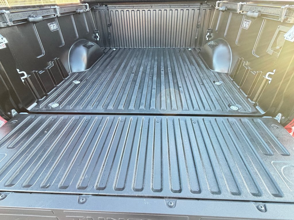 Toyota Tundra LIMITED NIGHTSHADE  / LIFT KIT / TOILE DE BOITE TOYOTA / MAGS FUEL ET PNEUS COOPER  / 2026 à Thetford Mines, Québec - 89 - w1024h768px