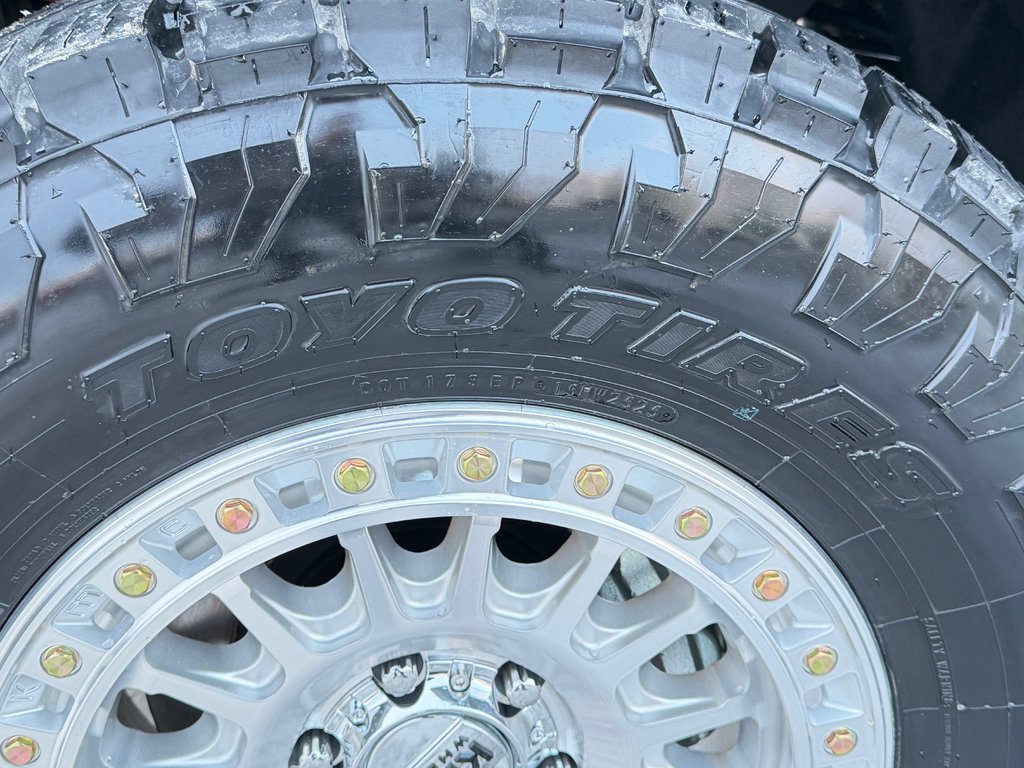 Toyota Tundra TRD PRO / LIFT KIT / TOILE DE BOITE TOYOTA / MAGS  KMC ET PNEUS TOYO AT3 2026 à Thetford Mines, Québec - 20 - w1024h768px