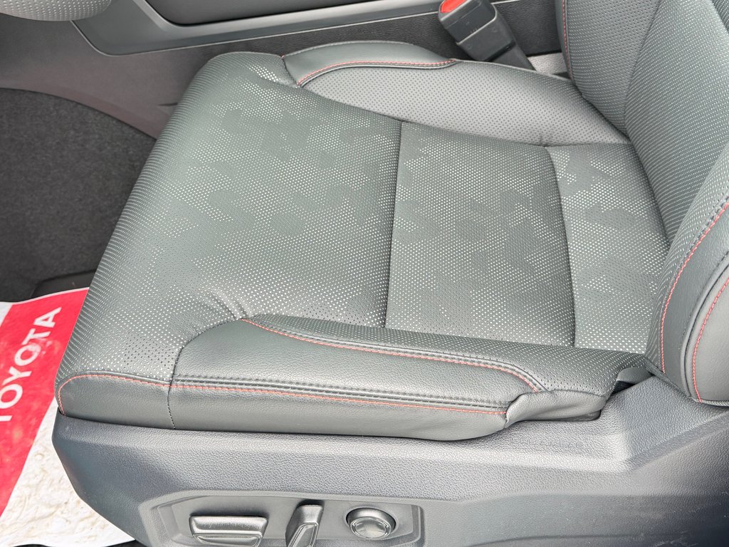 2026 Toyota Tundra TRD PRO / LIFT KIT / TOILE DE BOITE TOYOTA / MAGS  KMC ET PNEUS TOYO AT3 in Thetford Mines, Quebec - 47 - w1024h768px