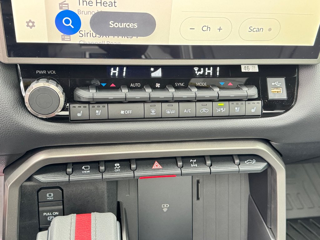 2026 Toyota Tundra LIMITED TRD OFF ROAD / DISPONIBLE ACHAT - LOCATION / LIFT KIT 3'' / MAGS 17'' / ROCK SLIDERS in Thetford Mines, Quebec - 61 - w1024h768px