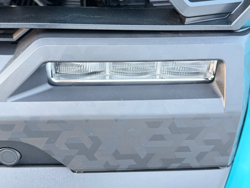 Toyota Tundra TRD PRO / LIFT KIT / TOILE DE BOITE TOYOTA / MAGS  KMC ET PNEUS TOYO AT3 2026 à Thetford Mines, Québec - 15 - w1024h768px