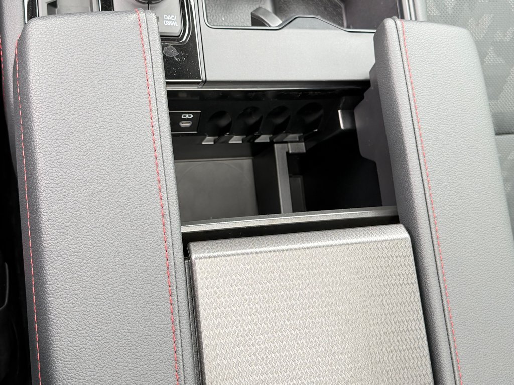 2026 Toyota Tundra TRD PRO / LIFT KIT / TOILE DE BOITE TOYOTA / MAGS  KMC ET PNEUS TOYO AT3 in Thetford Mines, Quebec - 66 - w1024h768px