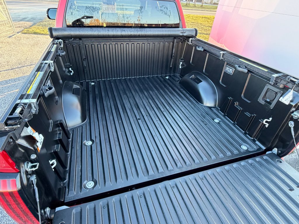 Toyota Tundra LIMITED NIGHTSHADE  / LIFT KIT / TOILE DE BOITE TOYOTA / MAGS FUEL ET PNEUS COOPER  / 2026 à Thetford Mines, Québec - 85 - w1024h768px