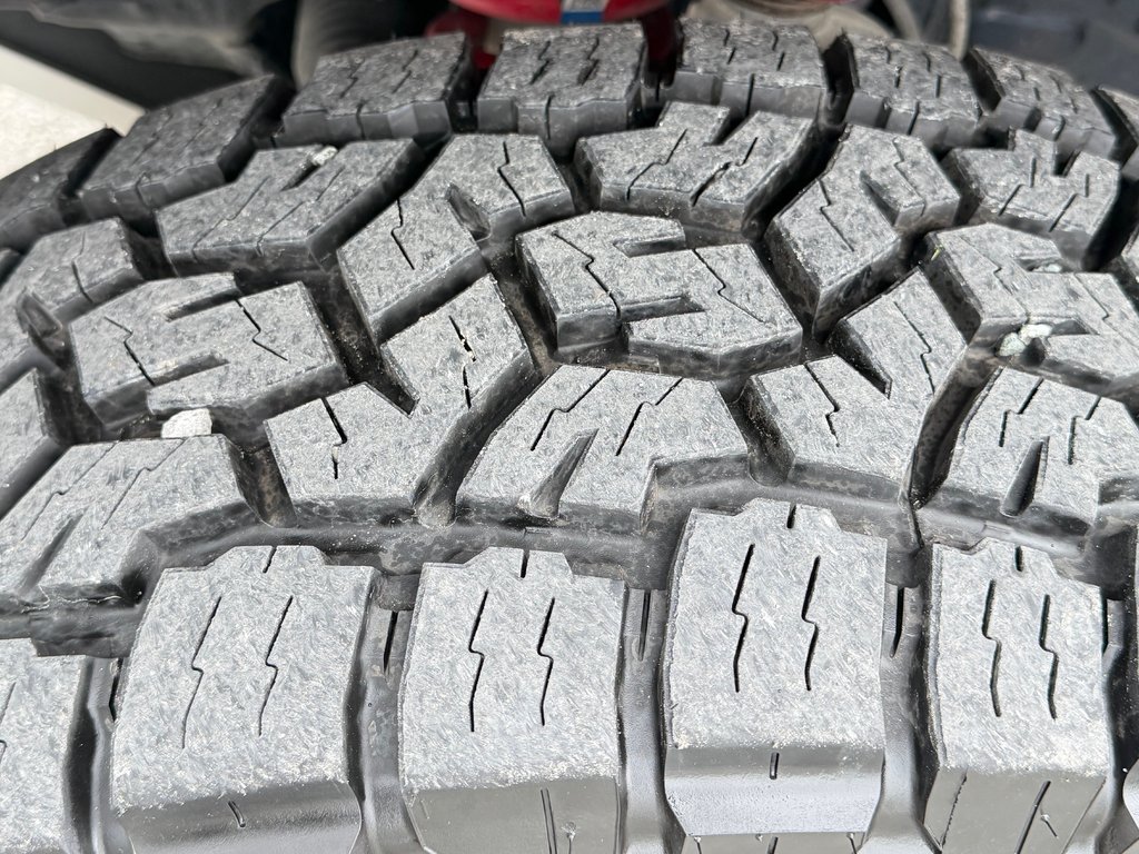 2026 Toyota Tundra TRD PRO / LIFT KIT / TOILE DE BOITE TOYOTA / MAGS  KMC ET PNEUS TOYO AT3 in Thetford Mines, Quebec - 28 - w1024h768px