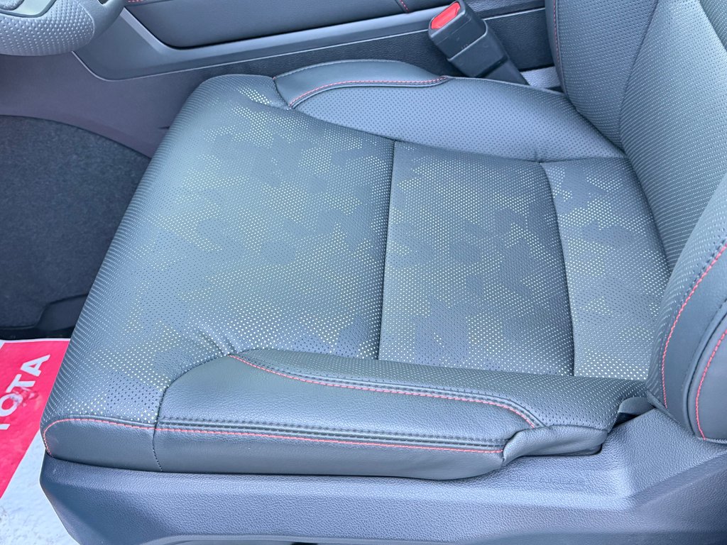 Toyota Tundra TRD PRO / LIFT KIT / TOILE DE BOITE TOYOTA / MAGS  KMC ET PNEUS TOYO AT3 2026 à Thetford Mines, Québec - 43 - w1024h768px