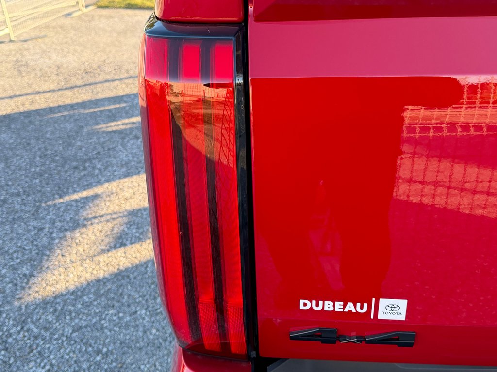 Toyota Tundra LIMITED NIGHTSHADE  / LIFT KIT / TOILE DE BOITE TOYOTA / MAGS FUEL ET PNEUS COOPER  / 2026 à Thetford Mines, Québec - 32 - w1024h768px