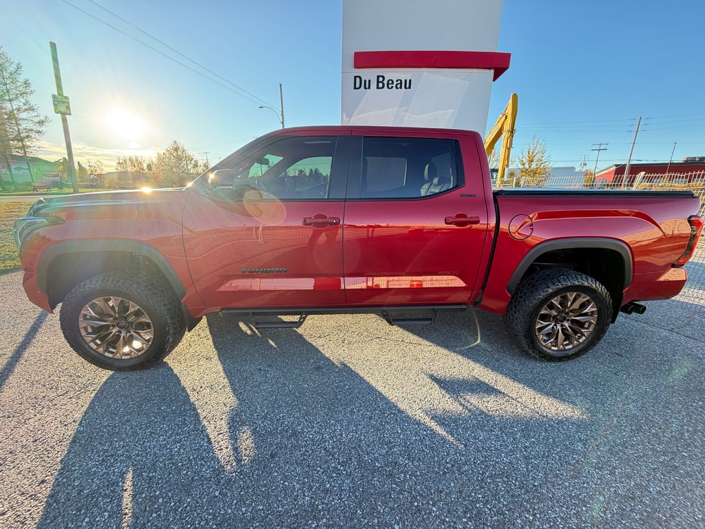 Toyota Tundra LIMITED NIGHTSHADE  / LIFT KIT / TOILE DE BOITE TOYOTA / MAGS FUEL ET PNEUS COOPER  / 2026 à Thetford Mines, Québec - 7 - w1024h768px