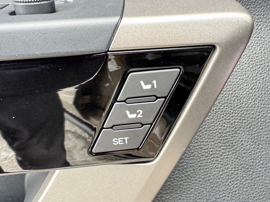 2026 Toyota Tundra LIMITED TRD OFF ROAD / DISPONIBLE ACHAT - LOCATION / LIFT KIT 3'' / MAGS 17'' / ROCK SLIDERS in Thetford Mines, Quebec - 45 - w1024h768px