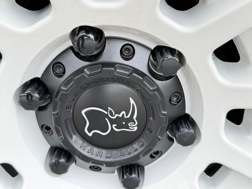 2026 Toyota Tundra TRD PRO / LIFT KIT / TOILE DE BOITE TOYOTA / MAGS  KMC ET PNEUS TOYO AT3 in Thetford Mines, Quebec - 24 - w1024h768px