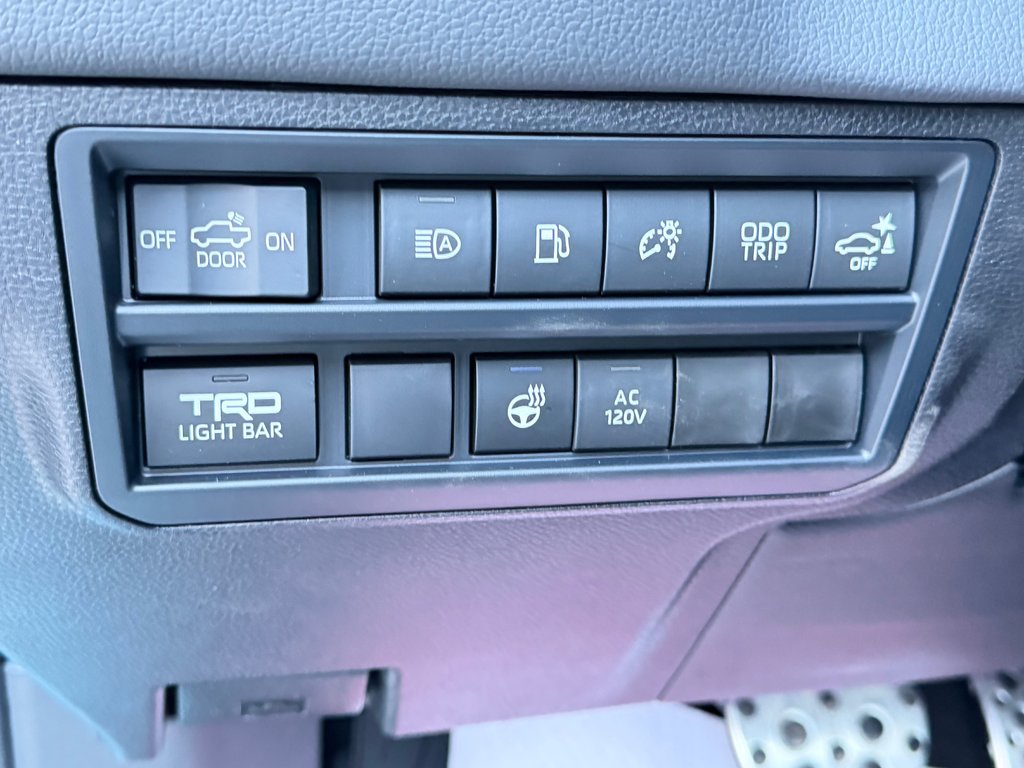 Toyota Tundra TRD PRO / LIFT KIT / TOILE DE BOITE TOYOTA / MAGS  KMC ET PNEUS TOYO AT3 2026 à Thetford Mines, Québec - 44 - w1024h768px