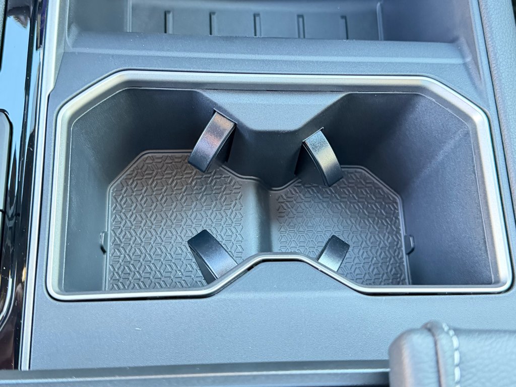 Toyota Tundra LIMITED NIGHTSHADE  / LIFT KIT / TOILE DE BOITE TOYOTA / MAGS FUEL ET PNEUS COOPER  / 2026 à Thetford Mines, Québec - 64 - w1024h768px