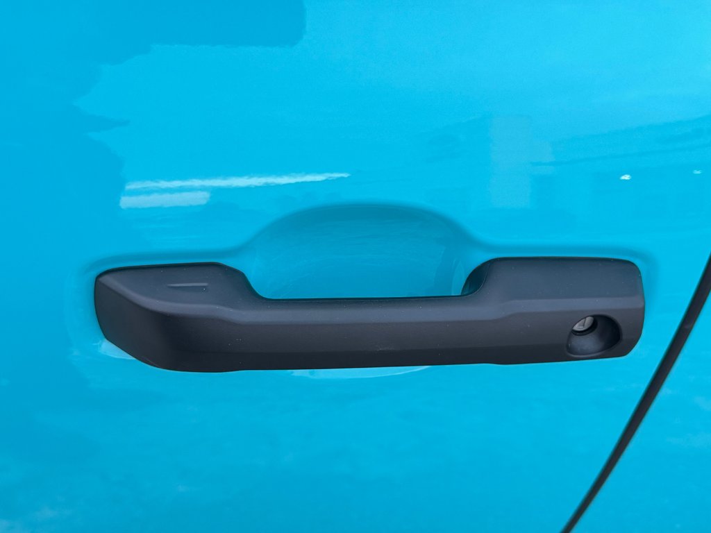 Toyota Tundra TRD PRO / LIFT KIT / TOILE DE BOITE TOYOTA / MAGS  KMC ET PNEUS TOYO AT3 2026 à Thetford Mines, Québec - 25 - w1024h768px