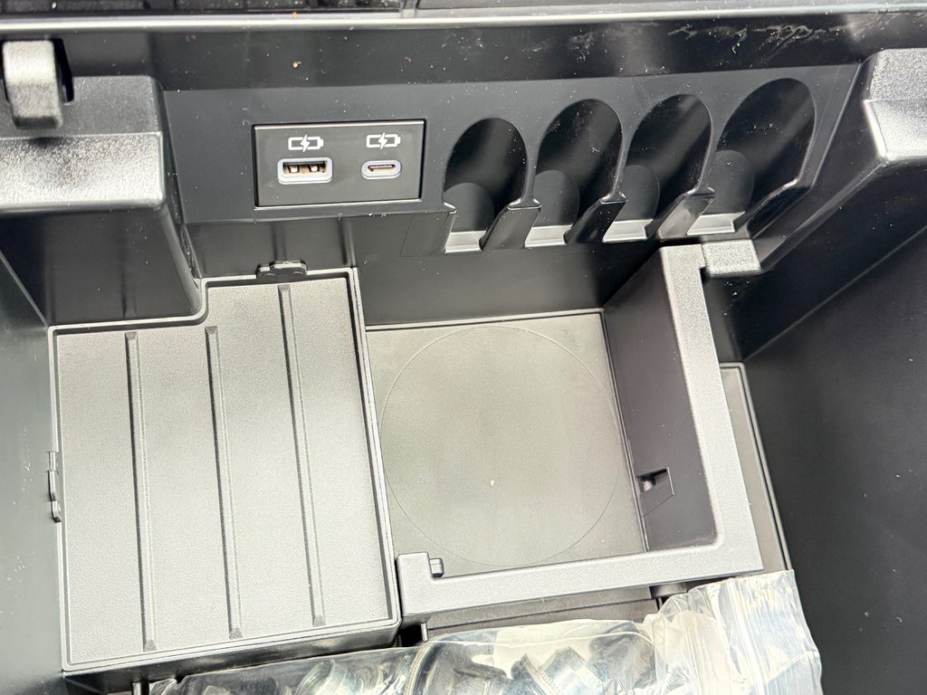 2026 Toyota Tundra TRD PRO / LIFT KIT / TOILE DE BOITE TOYOTA / MAGS  KMC ET PNEUS TOYO AT3 in Thetford Mines, Quebec - 67 - w1024h768px