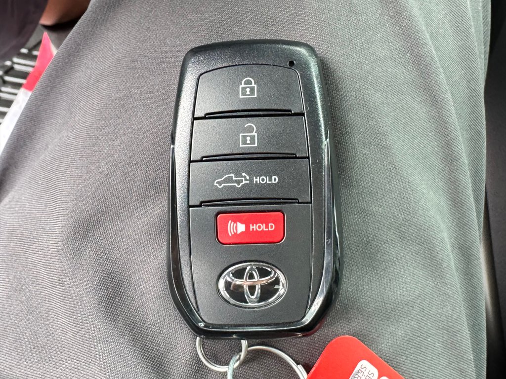 2026 Toyota Tundra LIMITED TRD OFF ROAD / DISPONIBLE ACHAT - LOCATION / LIFT KIT 3'' / MAGS 17'' / ROCK SLIDERS in Thetford Mines, Quebec - 75 - w1024h768px