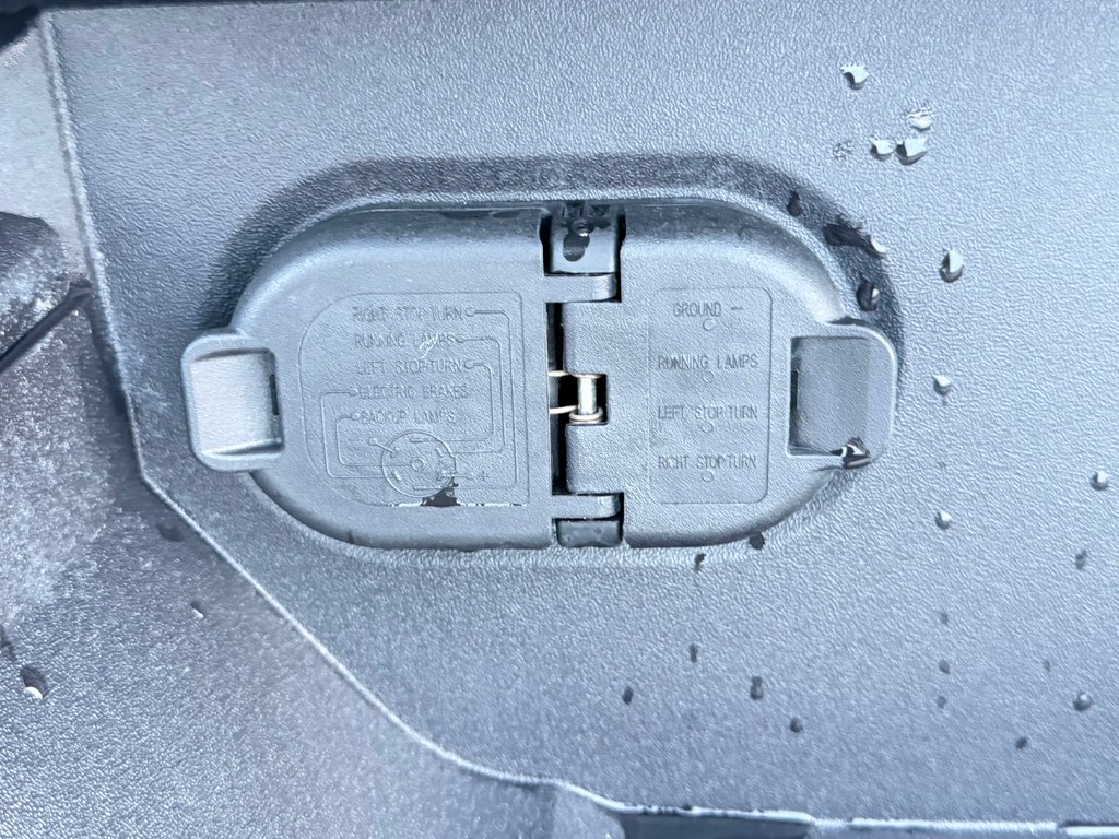 Toyota Tundra TRD PRO / LIFT KIT / TOILE DE BOITE TOYOTA / MAGS  KMC ET PNEUS TOYO AT3 2026 à Thetford Mines, Québec - 31 - w1024h768px