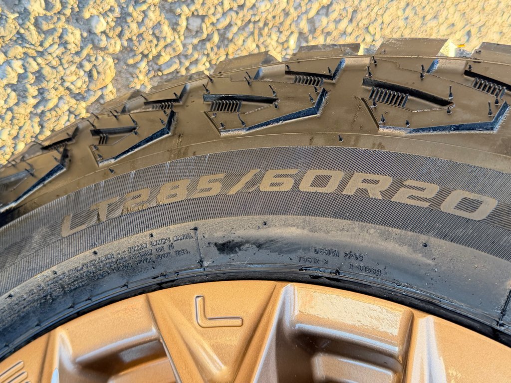 Toyota Tundra LIMITED NIGHTSHADE  / LIFT KIT / TOILE DE BOITE TOYOTA / MAGS FUEL ET PNEUS COOPER  / 2026 à Thetford Mines, Québec - 19 - w1024h768px