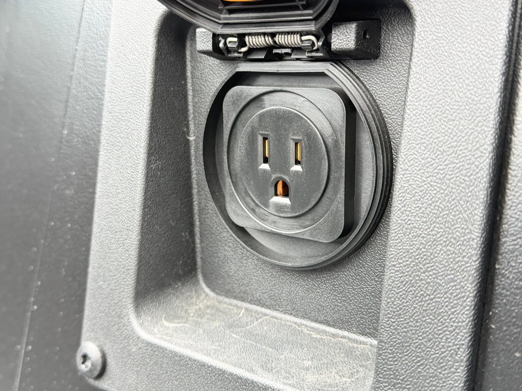 2026 Toyota Tundra TRD PRO / LIFT KIT / TOILE DE BOITE TOYOTA / MAGS  KMC ET PNEUS TOYO AT3 in Thetford Mines, Quebec - 87 - w1024h768px