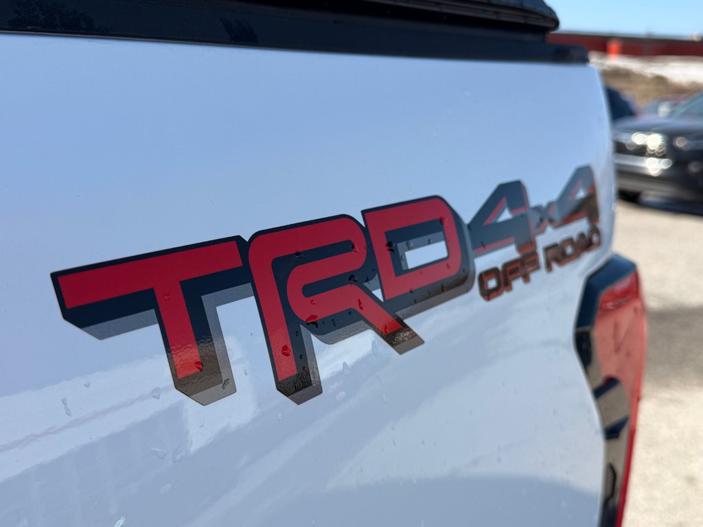 Toyota Tundra TRDOFFROAD / MARCHEPIED / TOILE SOUPLE / TAG 2026 à Thetford Mines, Québec - 9 - w1024h768px
