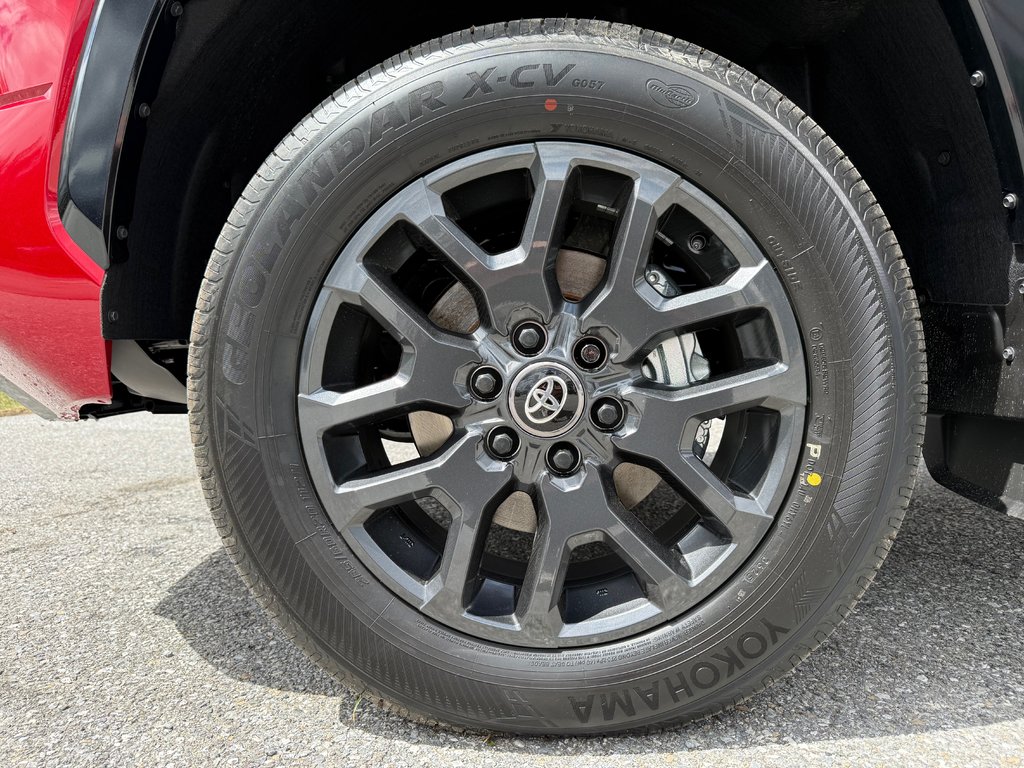2026 Toyota Tundra Platinum in Thetford Mines, Quebec - 15 - w1024h768px
