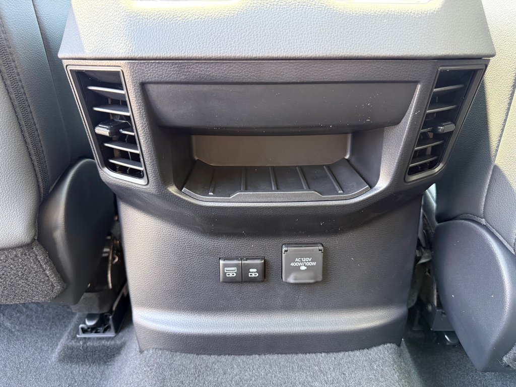 2026 Toyota Tundra Limited Hybrid in Thetford Mines, Quebec - 44 - w1024h768px