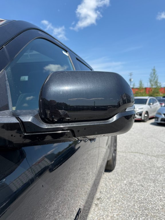 2026 Toyota Tundra Limited Hybrid in Thetford Mines, Quebec - 14 - w1024h768px