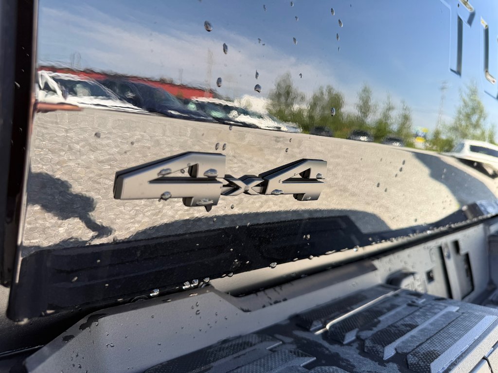 2026 Toyota Tundra Limited Hybrid in Thetford Mines, Quebec - 16 - w1024h768px