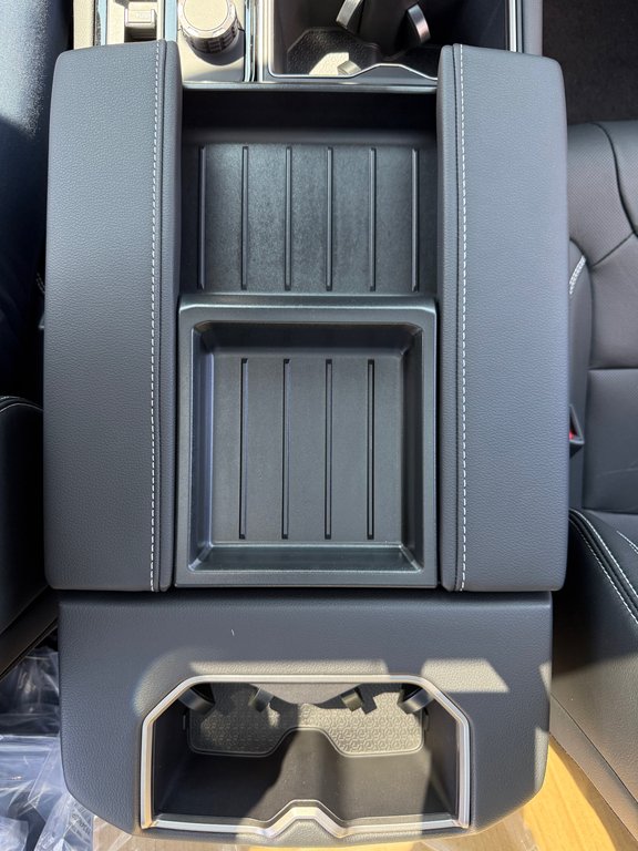 2026 Toyota Tundra Limited Hybrid in Thetford Mines, Quebec - 40 - w1024h768px