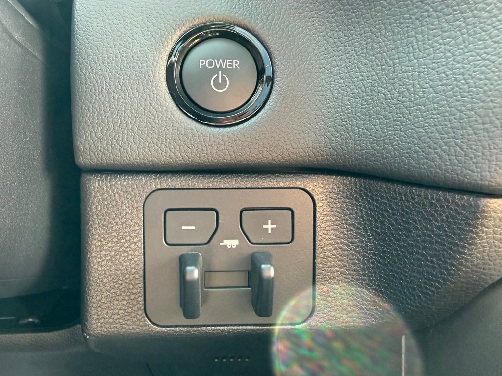 2026 Toyota Tundra Limited Hybrid in Thetford Mines, Quebec - 33 - w1024h768px