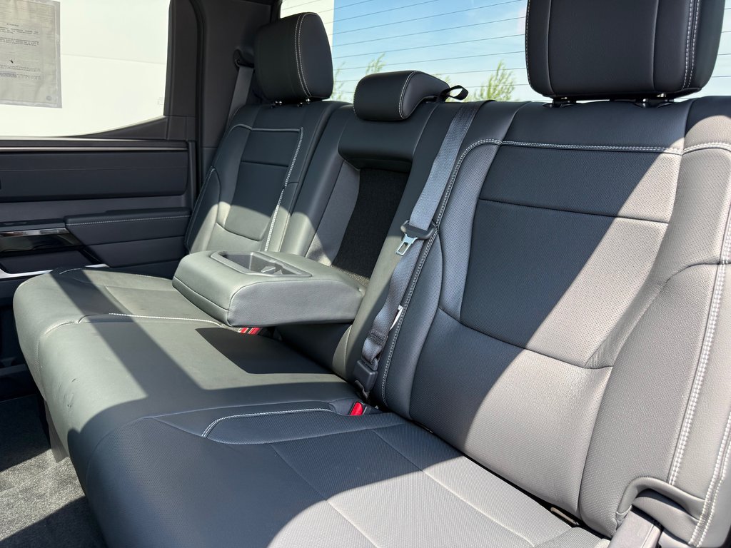 2026 Toyota Tundra Limited Hybrid in Thetford Mines, Quebec - 43 - w1024h768px
