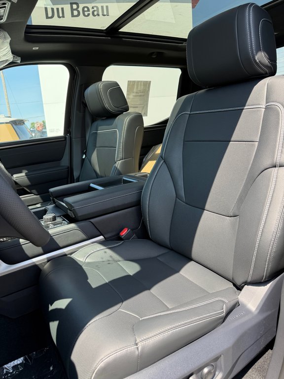 2026 Toyota Tundra Limited Hybrid in Thetford Mines, Quebec - 26 - w1024h768px