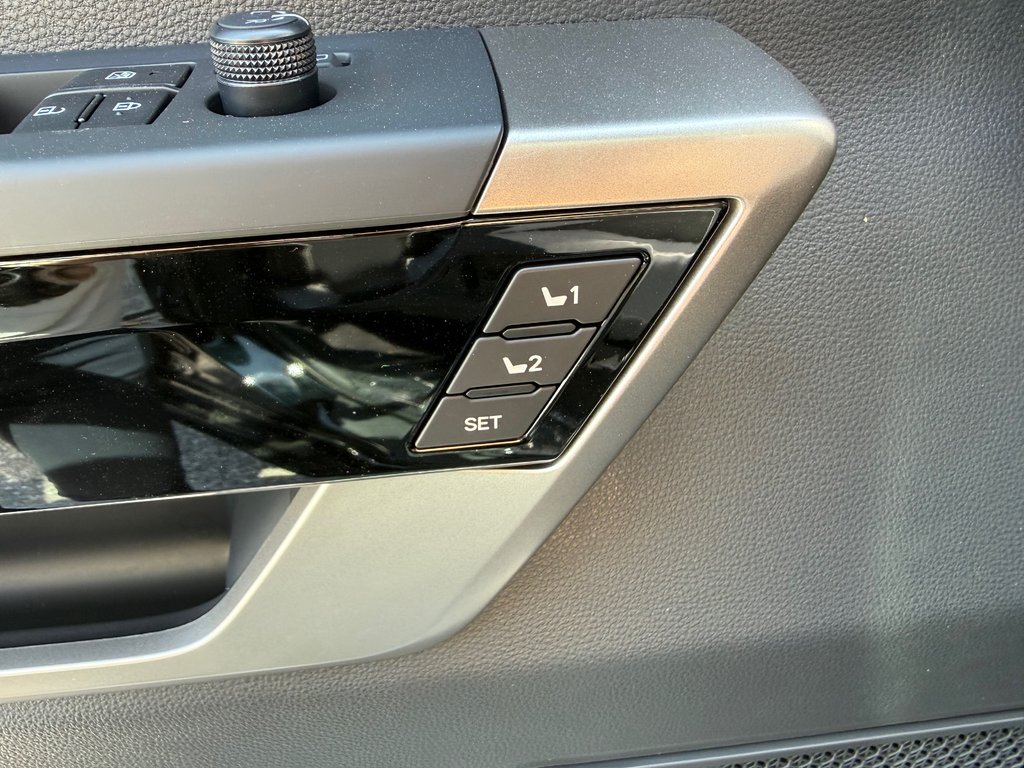 2026 Toyota Tundra Limited Hybrid in Thetford Mines, Quebec - 22 - w1024h768px