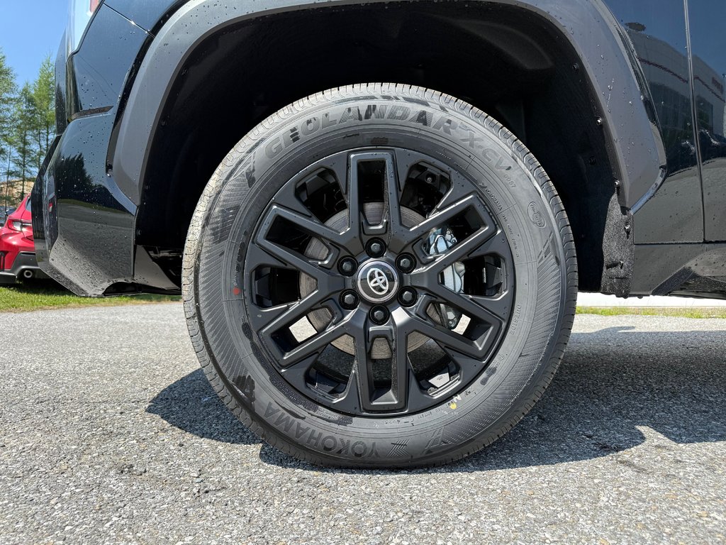 2026 Toyota Tundra Limited Hybrid in Thetford Mines, Quebec - 12 - w1024h768px