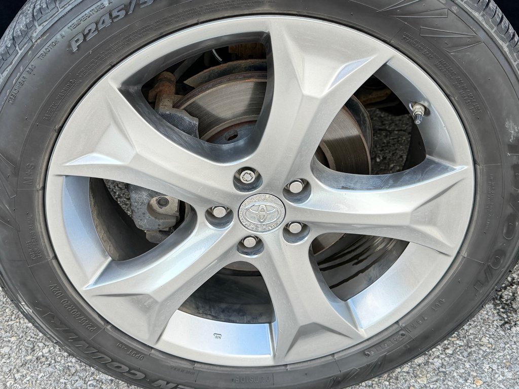 2015 Toyota Venza LE FWD / V6 / TRÈS BAS KILOS / 3500 LBS TOWING / in Thetford Mines, Quebec - 16 - w1024h768px