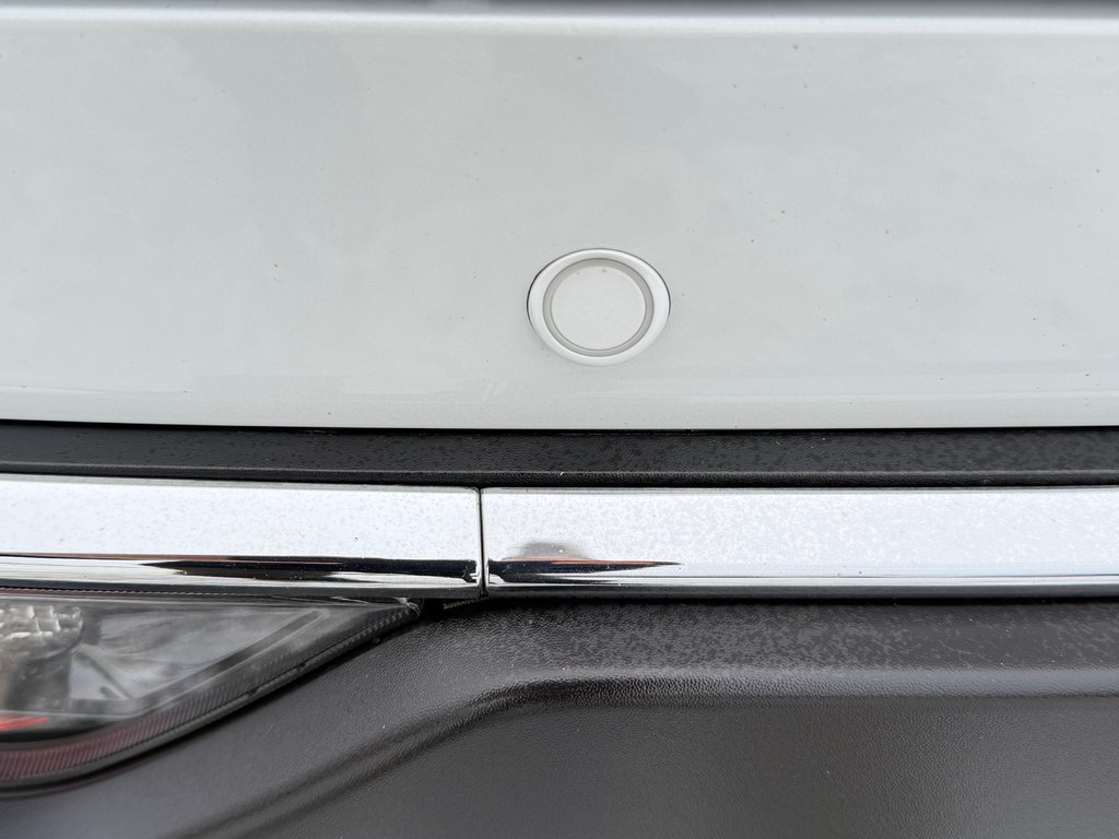 Toyota Venza LIMITED AWD / PEA 20-07-27=100KM / LA TOTALE !!! / 2023 à Thetford Mines, Québec - 26 - w1024h768px