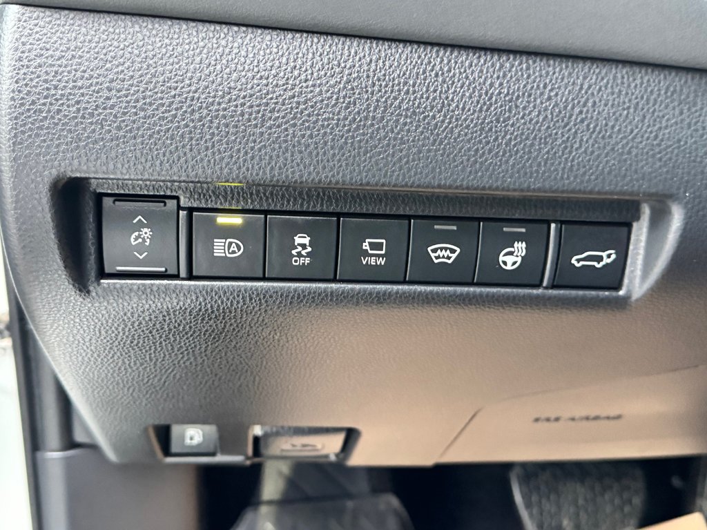 2023 Toyota Venza LIMITED AWD / PEA 20-07-27=100KM / LA TOTALE !!! / in Thetford Mines, Quebec - 44 - w1024h768px