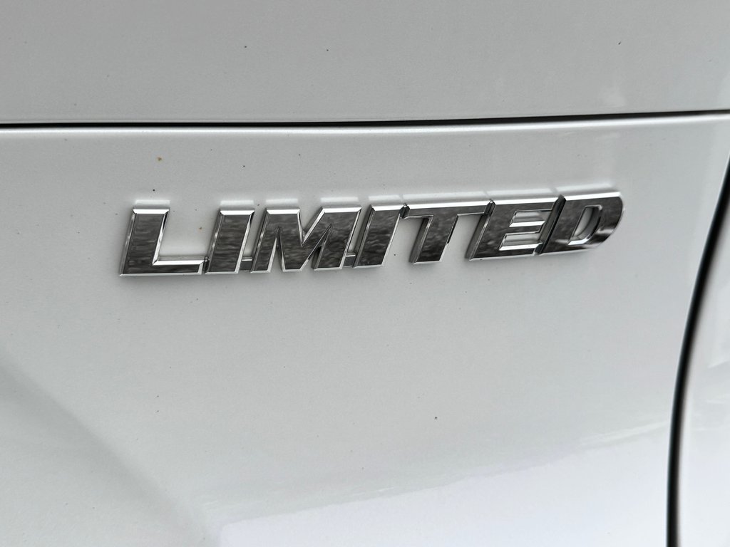 2023 Toyota Venza LIMITED AWD / PEA 20-07-27=100KM / LA TOTALE !!! / in Thetford Mines, Quebec - 28 - w1024h768px