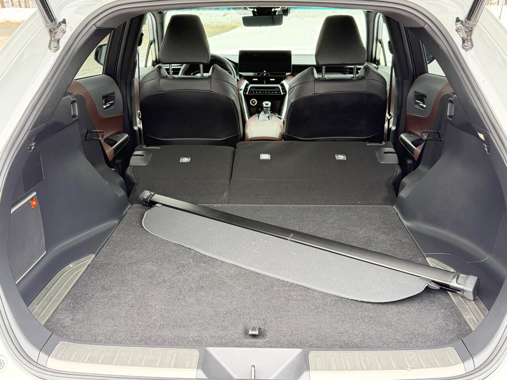 Toyota Venza LIMITED AWD / PEA 20-07-27=100KM / LA TOTALE !!! / 2023 à Thetford Mines, Québec - 68 - w1024h768px