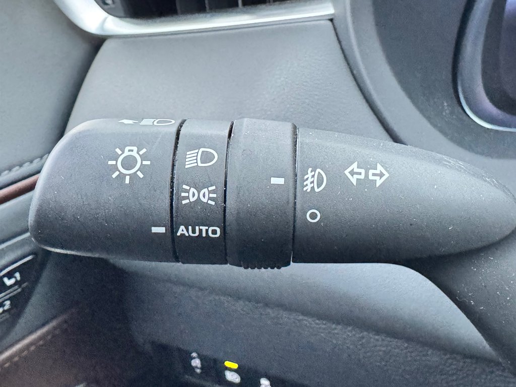 2023 Toyota Venza LIMITED AWD / PEA 20-07-27=100KM / LA TOTALE !!! / in Thetford Mines, Quebec - 49 - w1024h768px