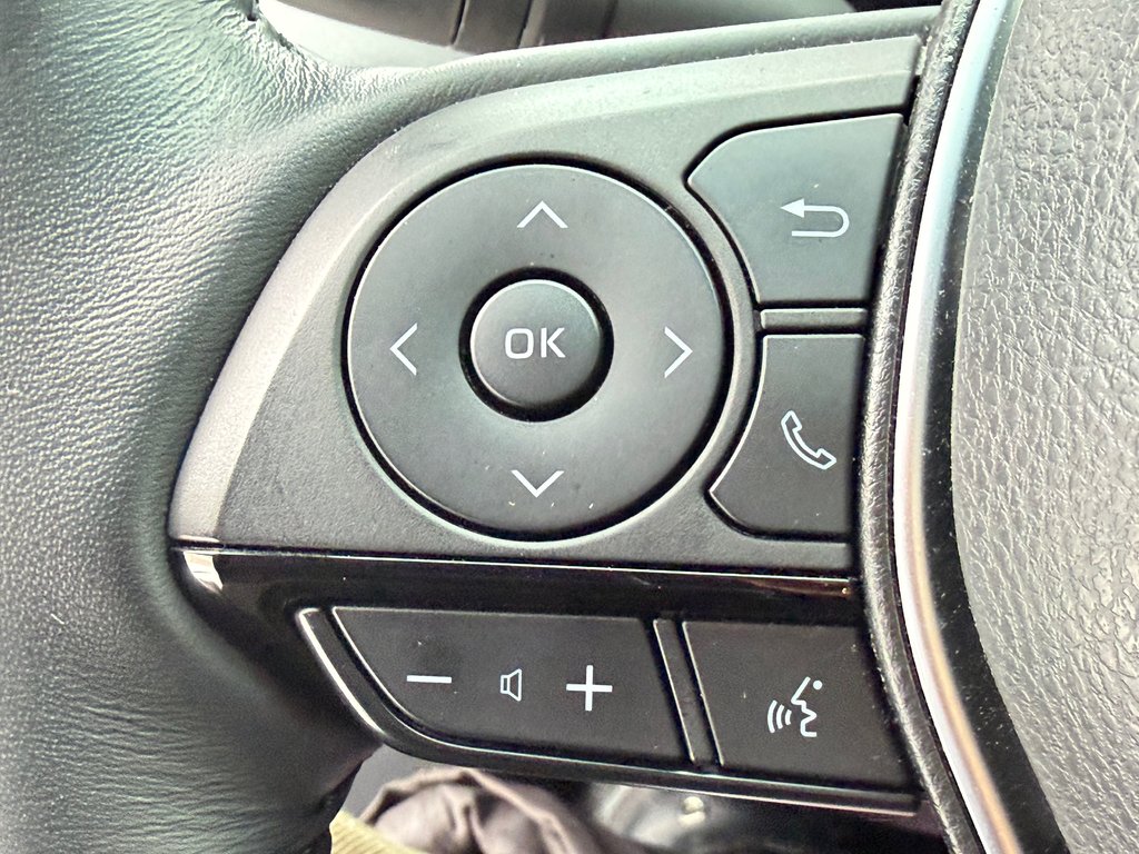 Toyota Venza LIMITED AWD / PEA 20-07-27=100KM / LA TOTALE !!! / 2023 à Thetford Mines, Québec - 42 - w1024h768px