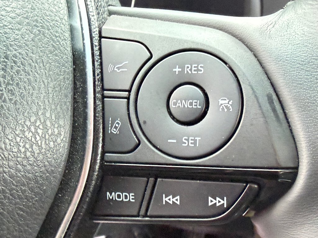 Toyota Venza LIMITED AWD / PEA 20-07-27=100KM / LA TOTALE !!! / 2023 à Thetford Mines, Québec - 44 - w1024h768px