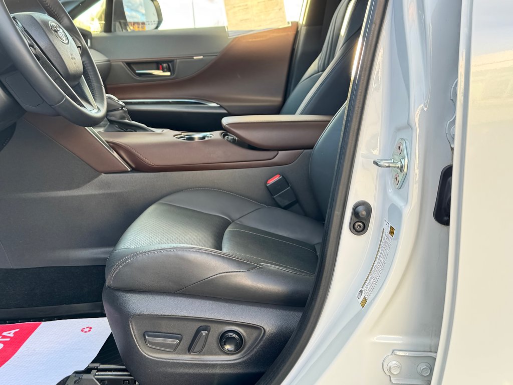 2023 Toyota Venza LIMITED AWD / PEA 20-07-27=100KM / LA TOTALE !!! / in Thetford Mines, Quebec - 32 - w1024h768px