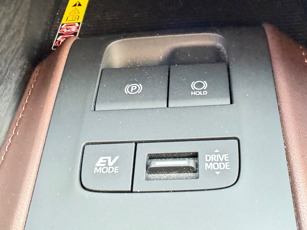 2023 Toyota Venza LIMITED AWD / PEA 20-07-27=100KM / LA TOTALE !!! / in Thetford Mines, Quebec - 51 - w1024h768px