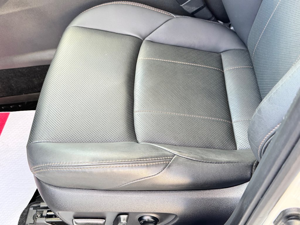 2023 Toyota Venza LIMITED AWD / PEA 20-07-27=100KM / LA TOTALE !!! / in Thetford Mines, Quebec - 35 - w1024h768px