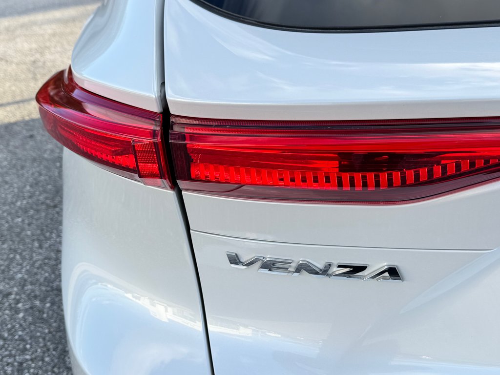 2023 Toyota Venza LIMITED AWD / PEA 20-07-27=100KM / LA TOTALE !!! / in Thetford Mines, Quebec - 23 - w1024h768px
